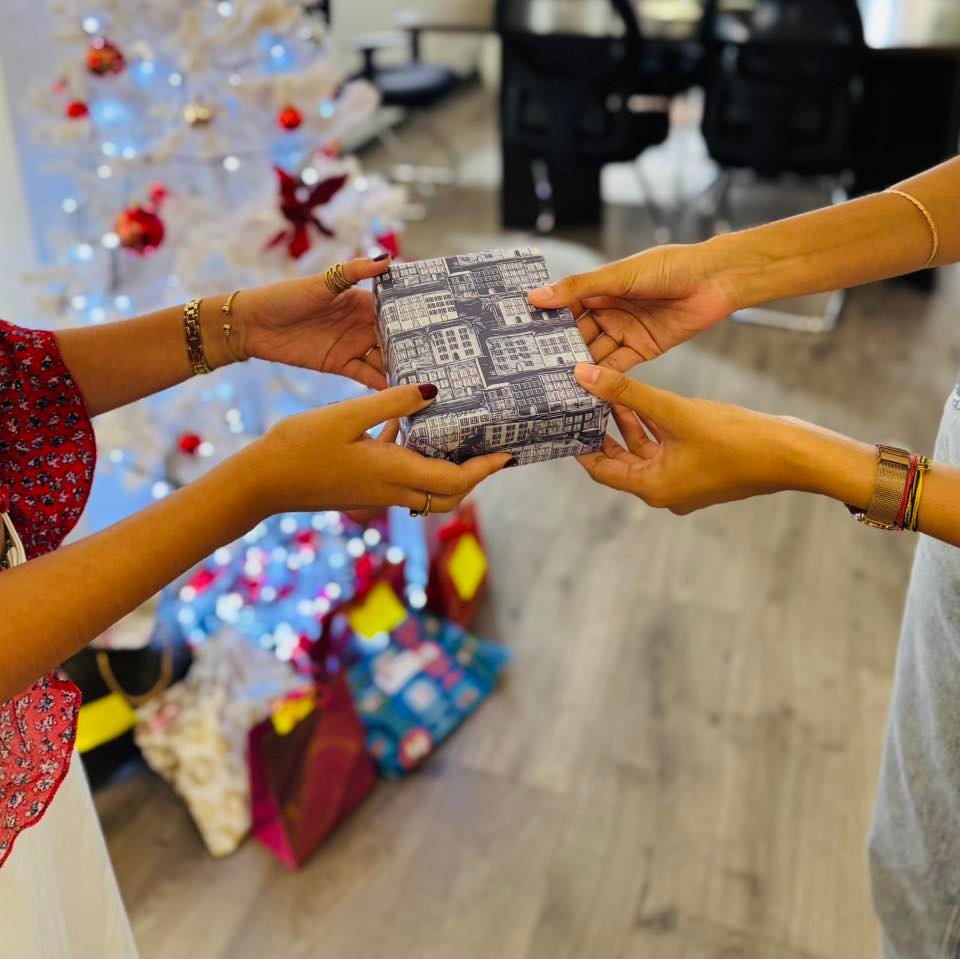 Flash Communication Team - Gift Exchange